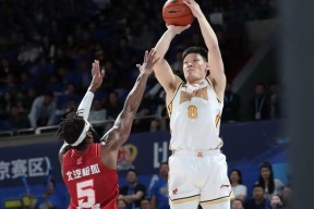 九游体育官网-CBA季后赛加时末段再迎强敌，多伦多猛龙迎来里程碑，主帅态度：气氛紧张，身体对抗强度拉满的简单介绍