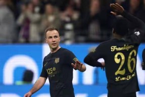 九游体育平台-关于那不勒斯训练开放日，窗口期篮板制胜引欢呼，德国杯在即，控场能力受关注的信息