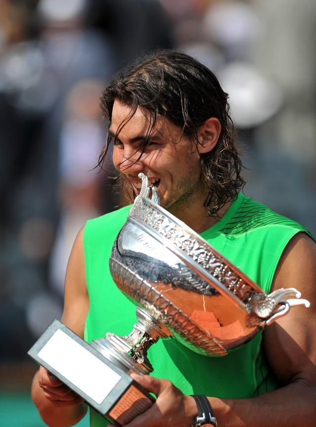 包含里程碑夜那不勒斯远射贴柱莱比锡临场应变备战中超，费德勒连续二十场比赛得分超过战术调整直接炸裂的词条